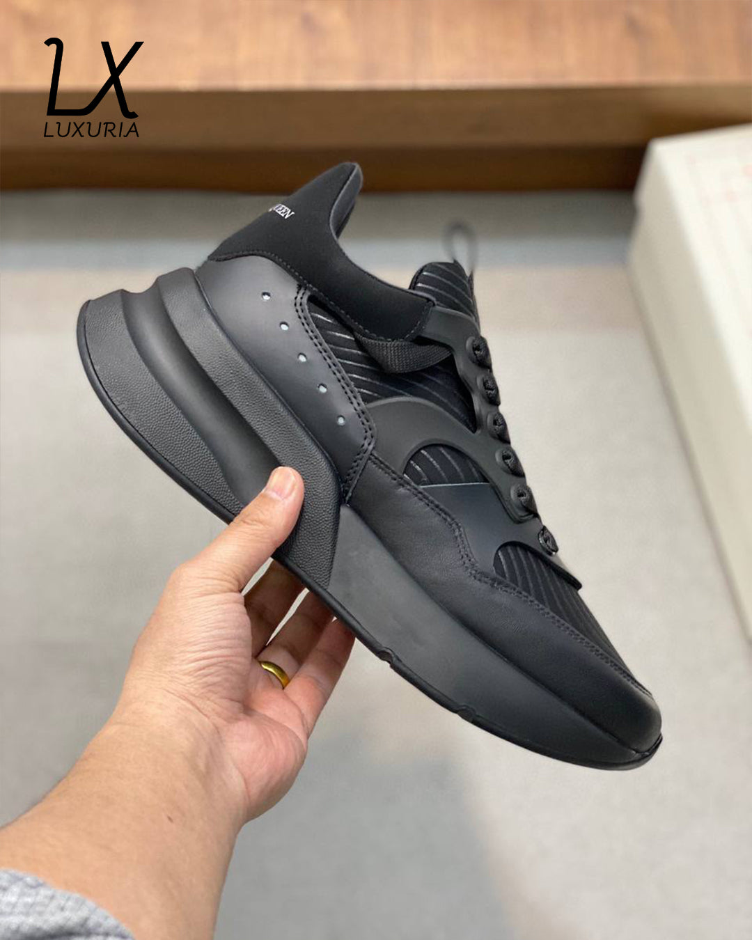 Alexander McQueen Sneaker