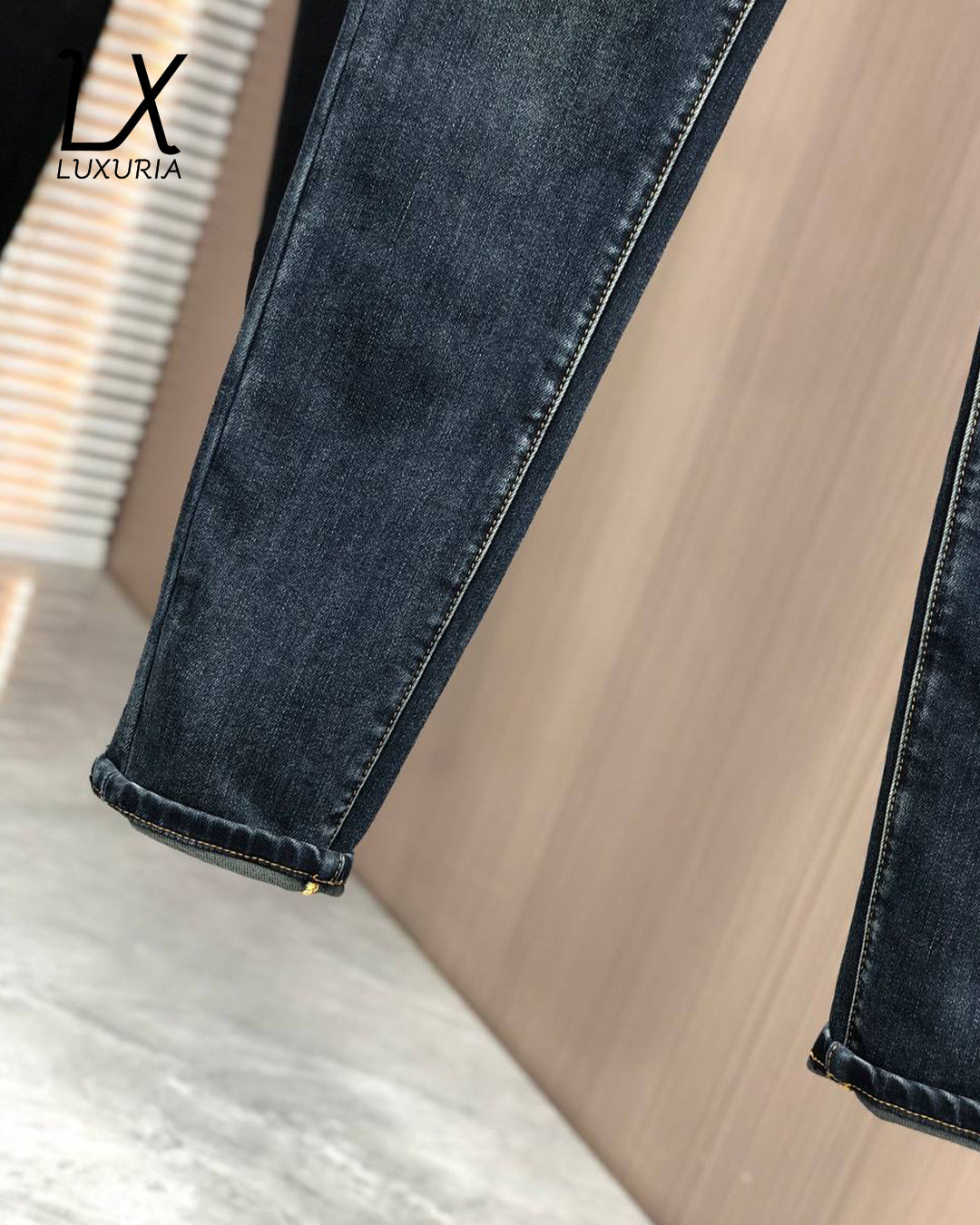 ARMANI JEANS