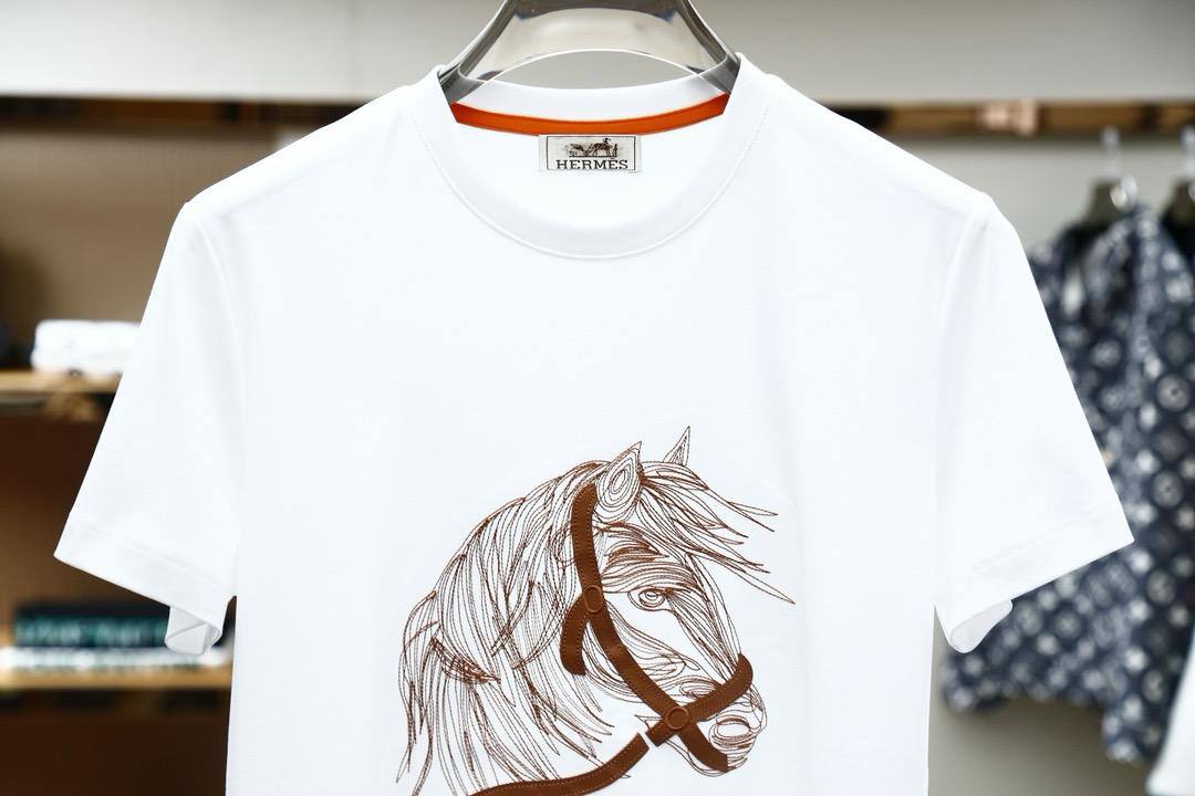 Hermès Graphic T-Shirt – Elegant White