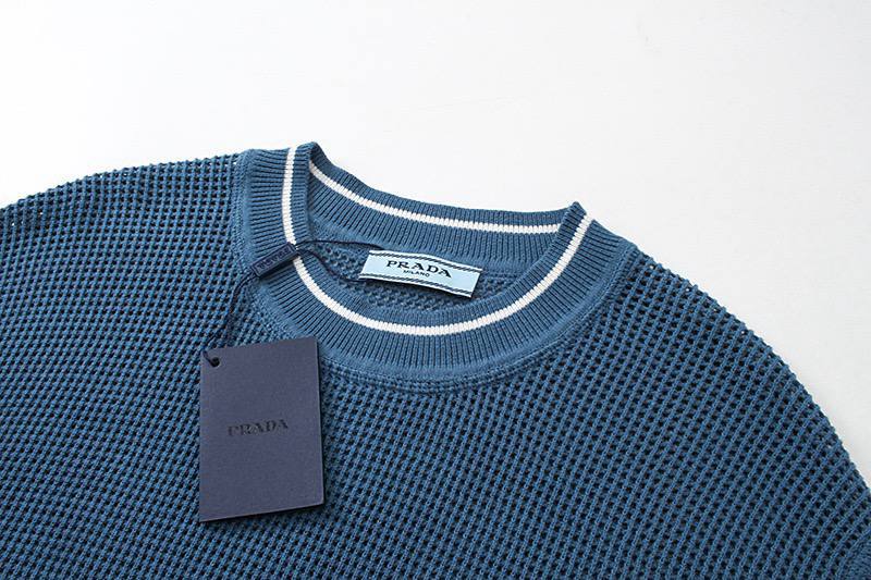 PRADA T-SHIRT