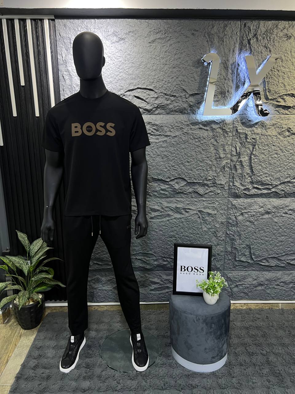 Boss - Premium Cotton Jersey T-Shirt and Trousers Set – Black with Signature Trim