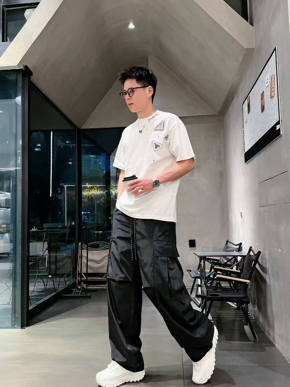 PRADA T-SHIRT