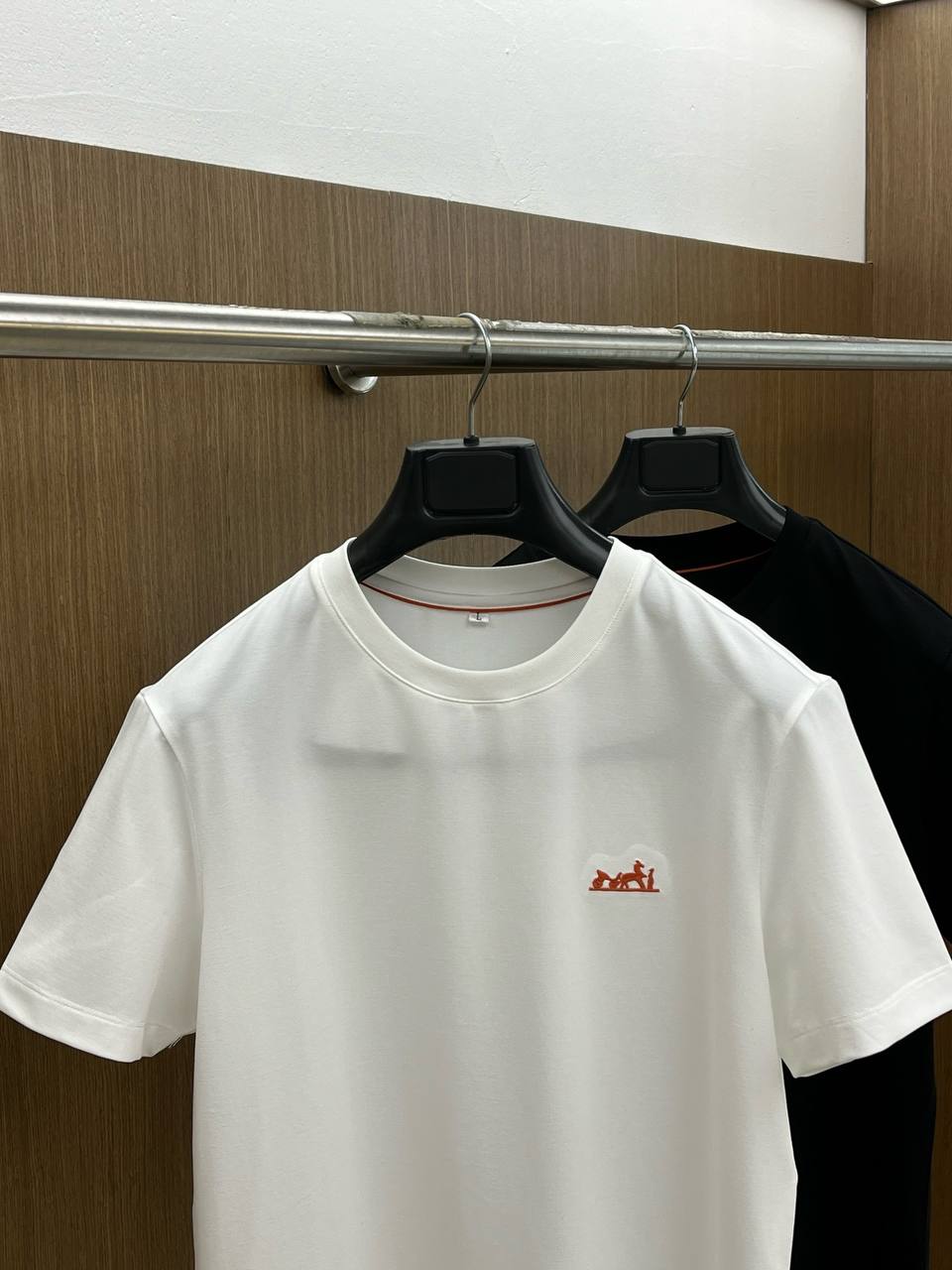Hermès Minimal Logo T-Shirt – White Edition