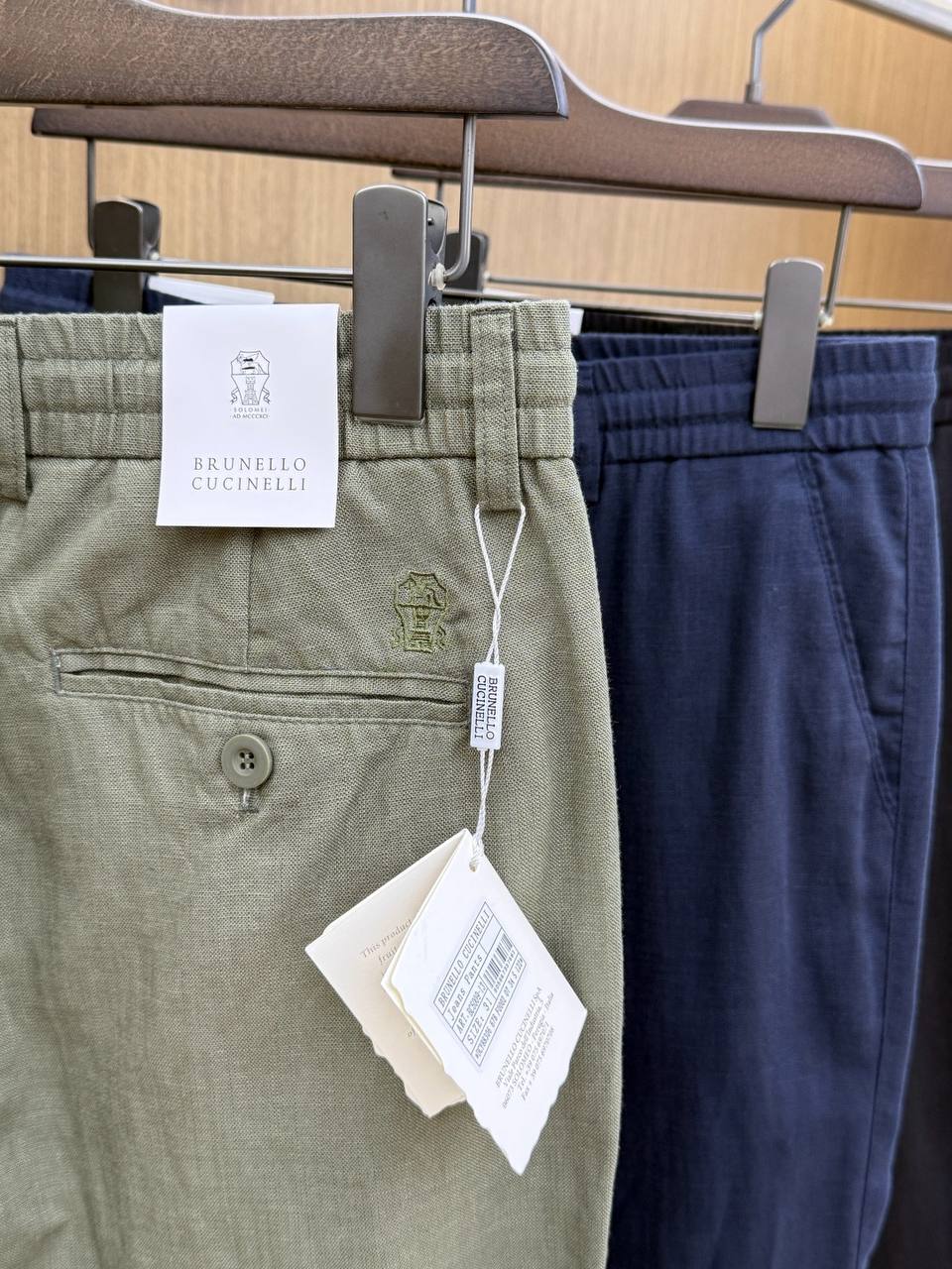 Brunello Cucinelli olive linen trousers Luxury