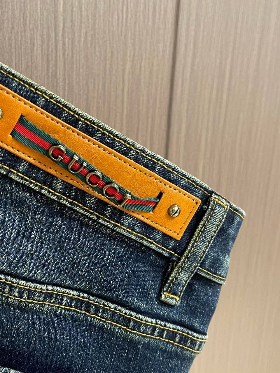CUCCI JEANS