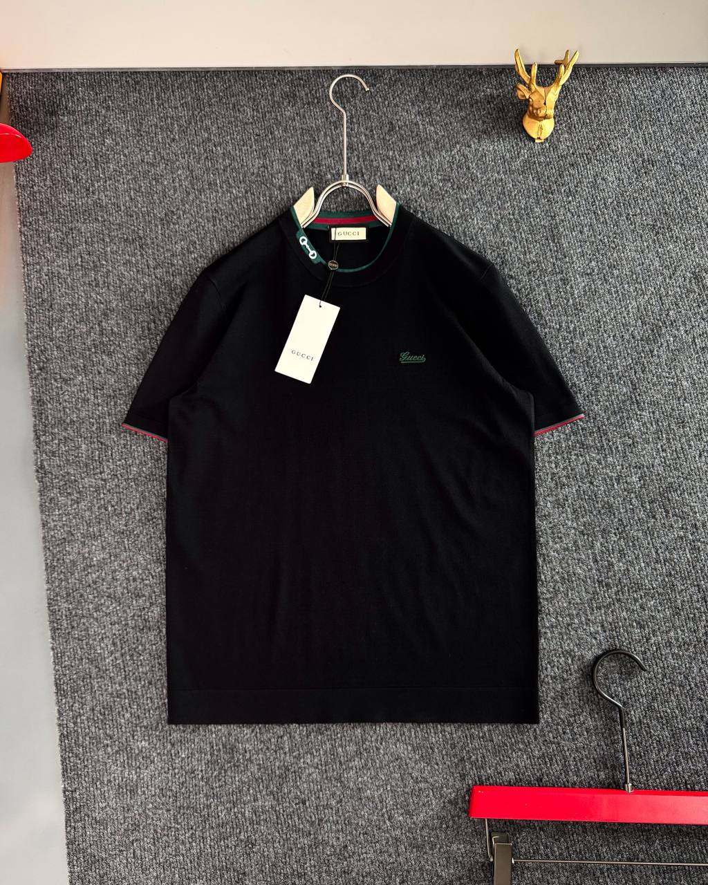 Gucci Signature Minimalist Tee – Timeless Everyday Luxury
