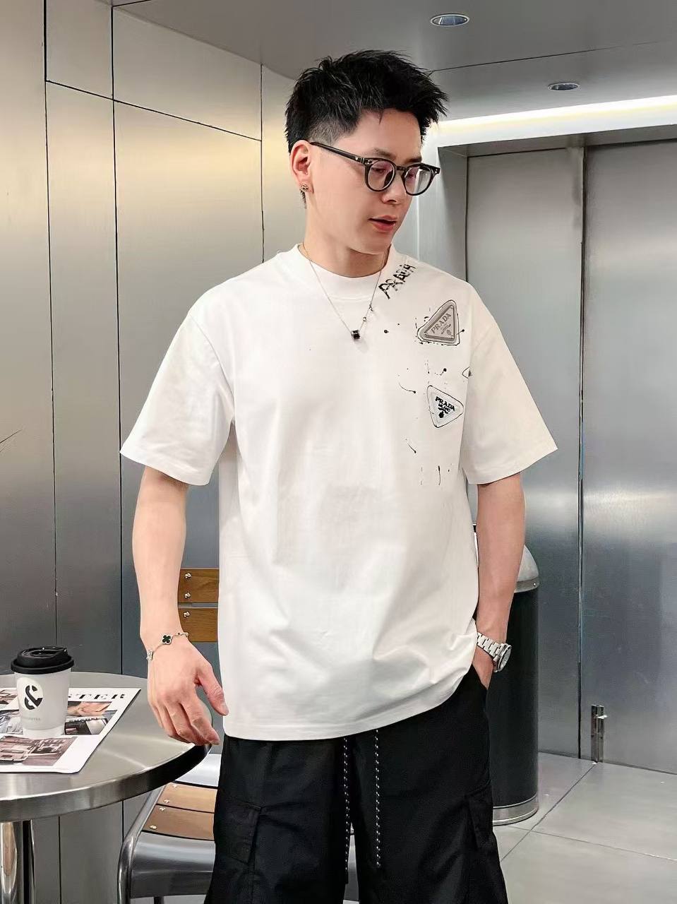 PRADA T-SHIRT