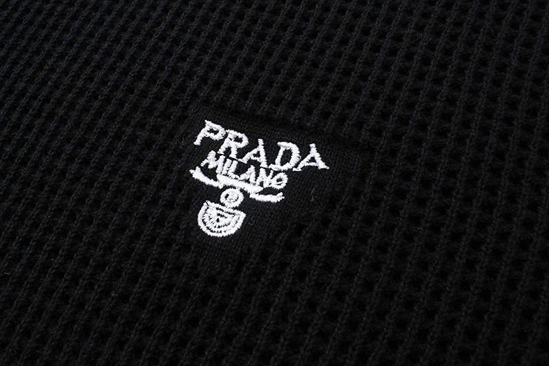 PRADA T-SHIRT