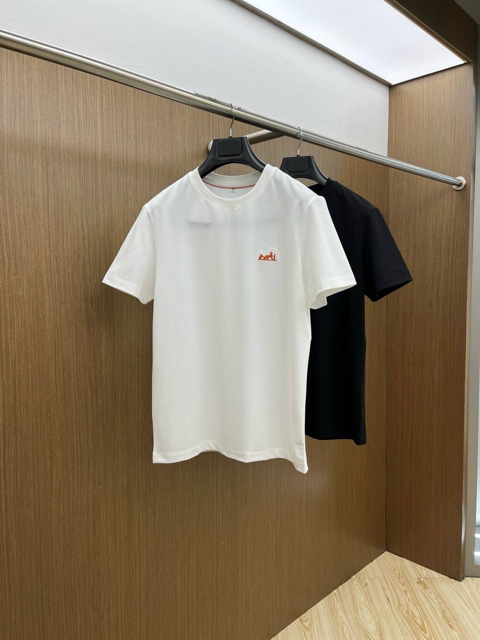 Hermès Minimal Logo T-Shirt – White Edition