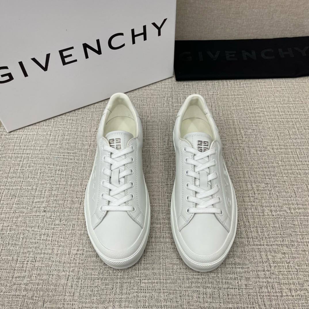 Givenchy Sneakers – White Classic Edition