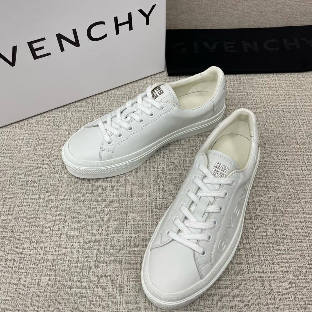 Givenchy Sneakers – White Classic Edition