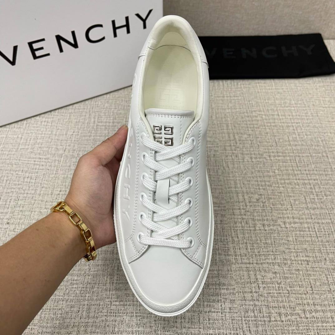 Givenchy Sneakers – White Classic Edition