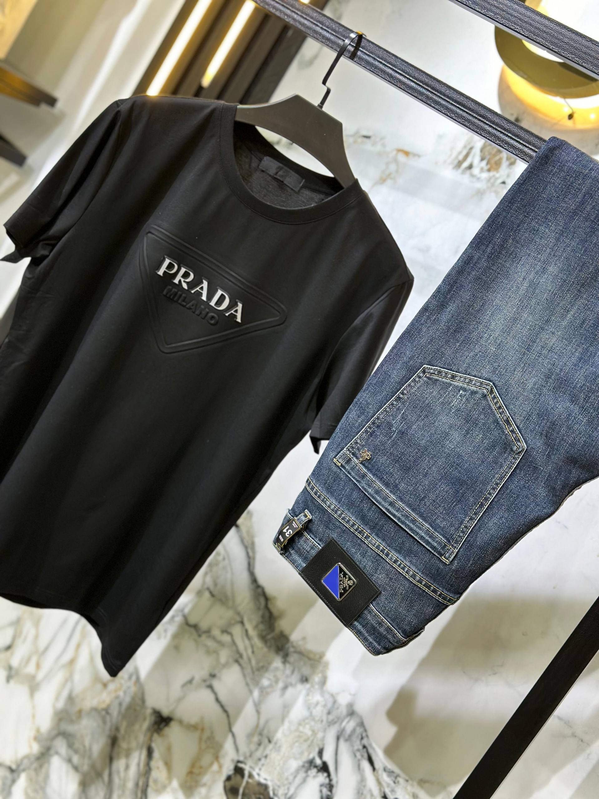 Prada T-Shirt – Black Logo Edition