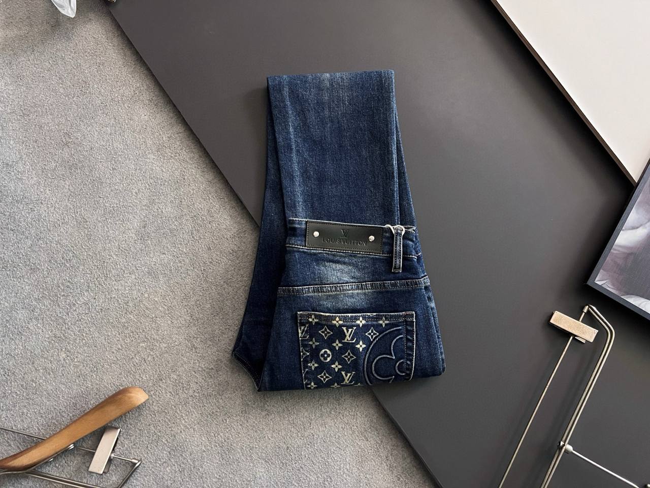 LOUIS VUITTON PANT