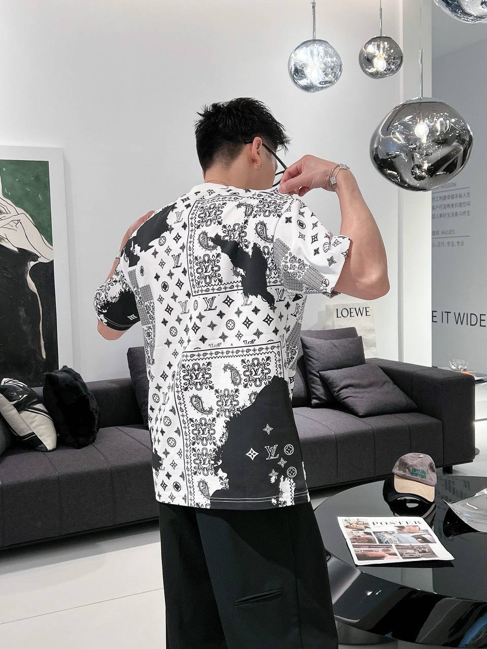 Louis Vuitton T-Shirt – Monogram Print Edition
