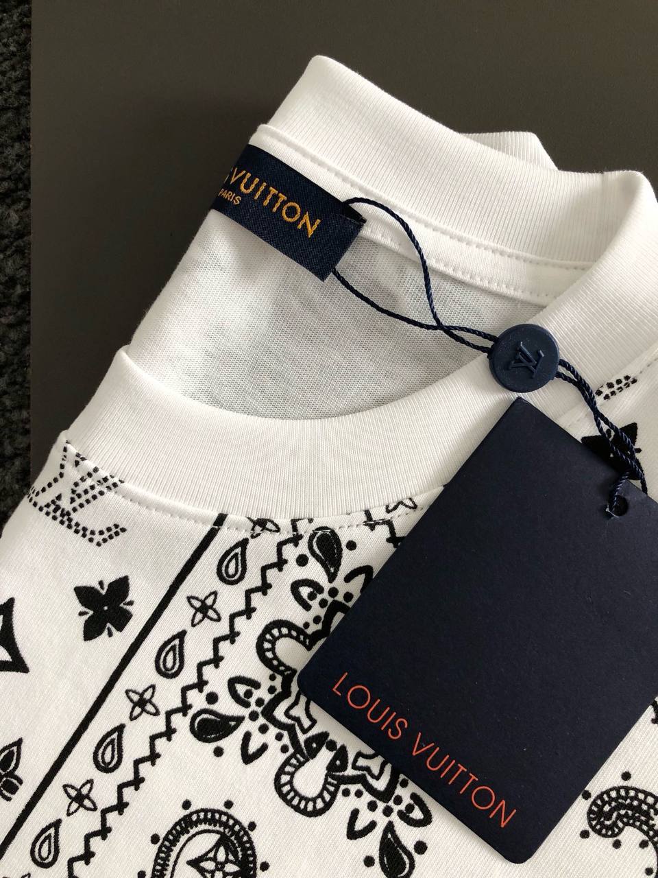 Louis Vuitton T-Shirt – Monogram Print Edition