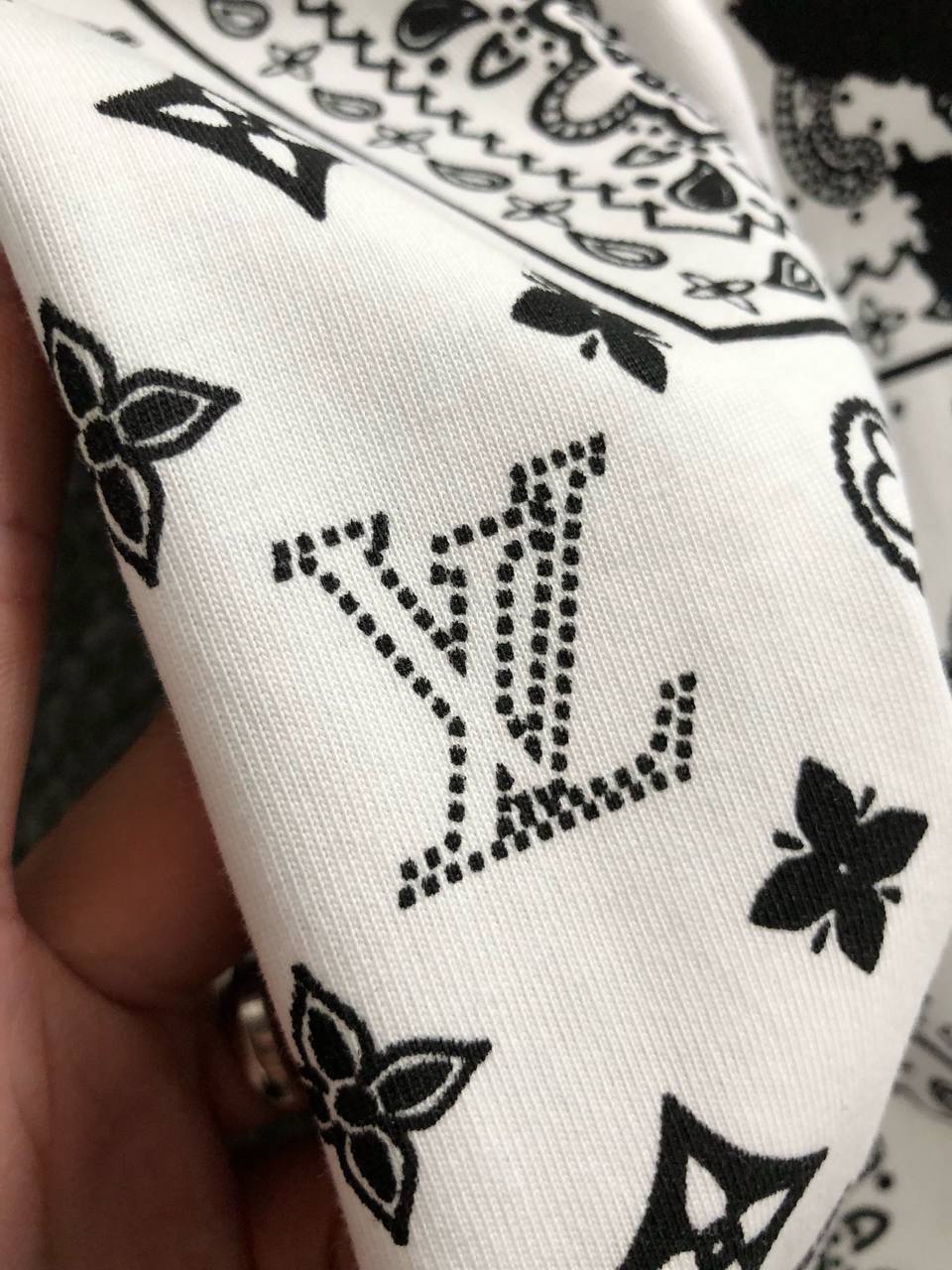 Louis Vuitton T-Shirt – Monogram Print Edition