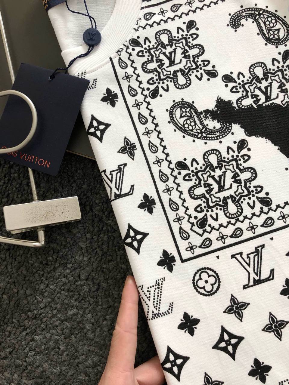 Louis Vuitton T-Shirt – Monogram Print Edition