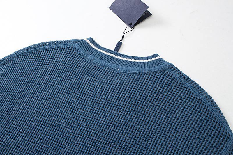 PRADA T-SHIRT
